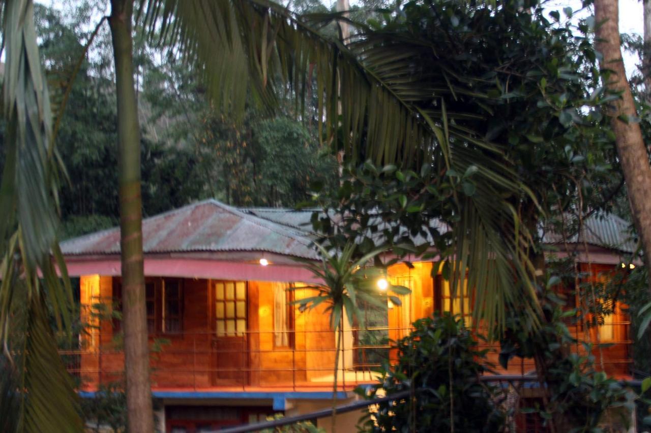 White House Riverside Retreat Nallathanniya Bagian luar foto