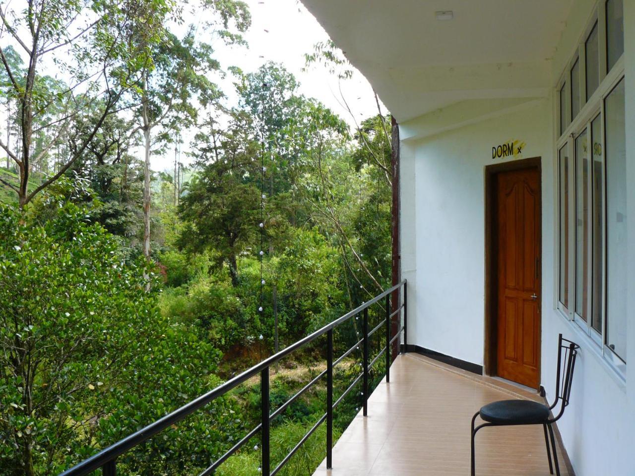 White House Riverside Retreat Nallathanniya Bagian luar foto